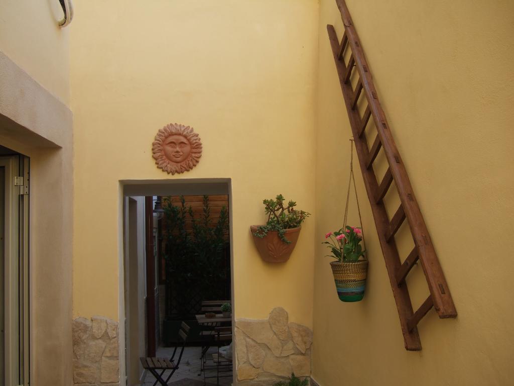 Apartamento La Nicchia Noto Habitación foto